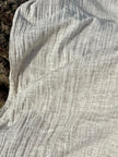 Tissu en coton biologique neutre rayé gris au mètre, tissu froissé à rayures, large largeur.