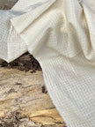 Tissu en coton biologique neutre rayé gris au mètre, tissu froissé à rayures, large largeur.