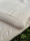 Tissu en coton biologique neutre rayé gris au mètre, tissu froissé à rayures, large largeur.