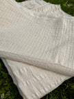 Tissu en coton biologique neutre rayé gris au mètre, tissu froissé à rayures, large largeur.