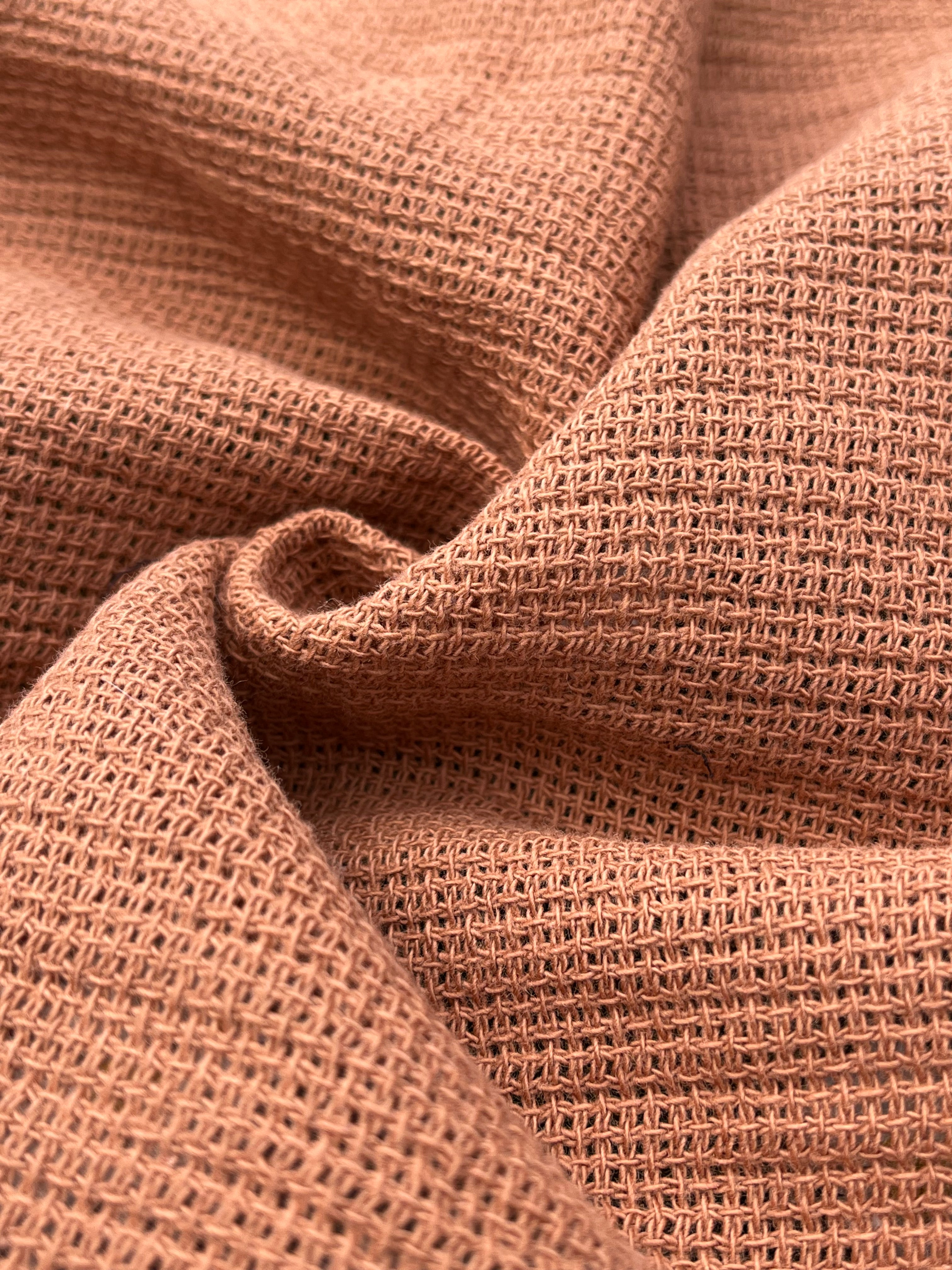 Tissu froissé en coton turc texturé spécial : qualité unique pour les robes d'été kimono et les tenues de nouveau-né | Options de gaze, transparentes et extensibles.