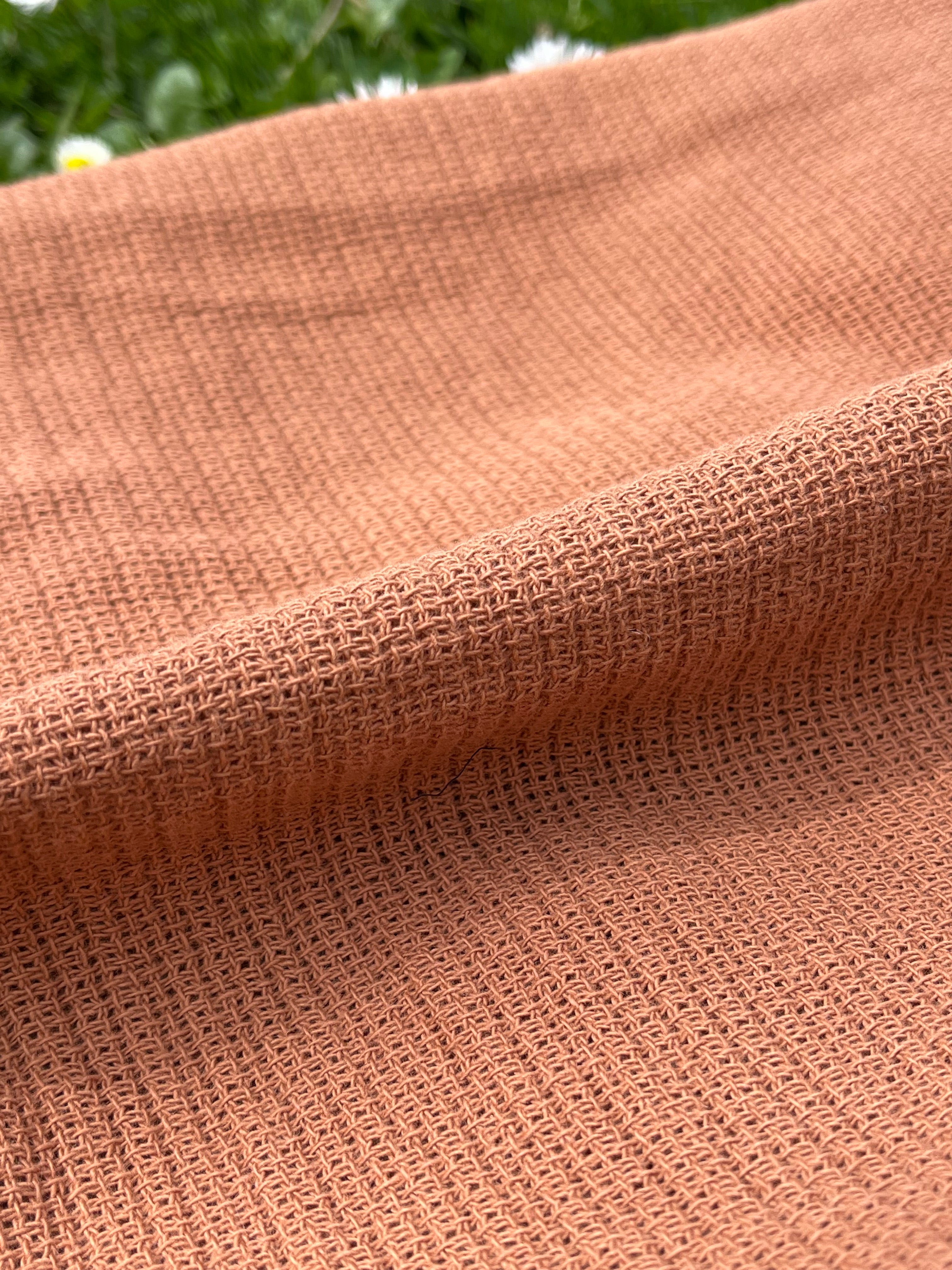 Tissu froissé en coton turc texturé spécial : qualité unique pour les robes d'été kimono et les tenues de nouveau-né | Options de gaze, transparentes et extensibles.