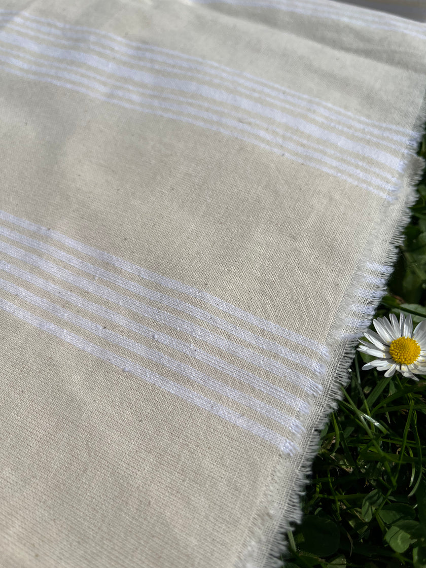 Yumuşak Akışkan Geniş Çizgili Orta Ağırlıkta Yumuşatılmış Keten Pamuklu Kumaş Metre Başına 200g/m2 - Döşemelik Çizgili Fransız Stili veya Kimono veya Pantolon İçin Dikiş Projeleri İçin - Doğal Döşemelik Kumaşlar 235 CM Genişlik.