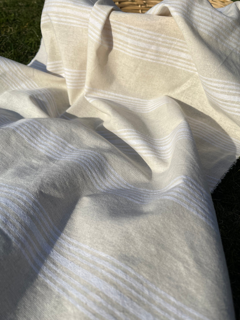 Yumuşak Akışkan Geniş Çizgili Orta Ağırlıkta Yumuşatılmış Keten Pamuklu Kumaş Metre Başına 200g/m2 - Döşemelik Çizgili Fransız Stili veya Kimono veya Pantolon İçin Dikiş Projeleri İçin - Doğal Döşemelik Kumaşlar 235 CM Genişlik.