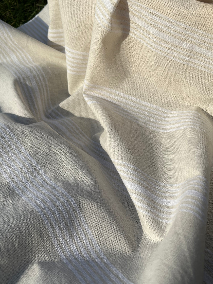 Yumuşak Akışkan Geniş Çizgili Orta Ağırlıkta Yumuşatılmış Keten Pamuklu Kumaş Metre Başına 200g/m2 - Döşemelik Çizgili Fransız Stili veya Kimono veya Pantolon İçin Dikiş Projeleri İçin - Doğal Döşemelik Kumaşlar 235 CM Genişlik.