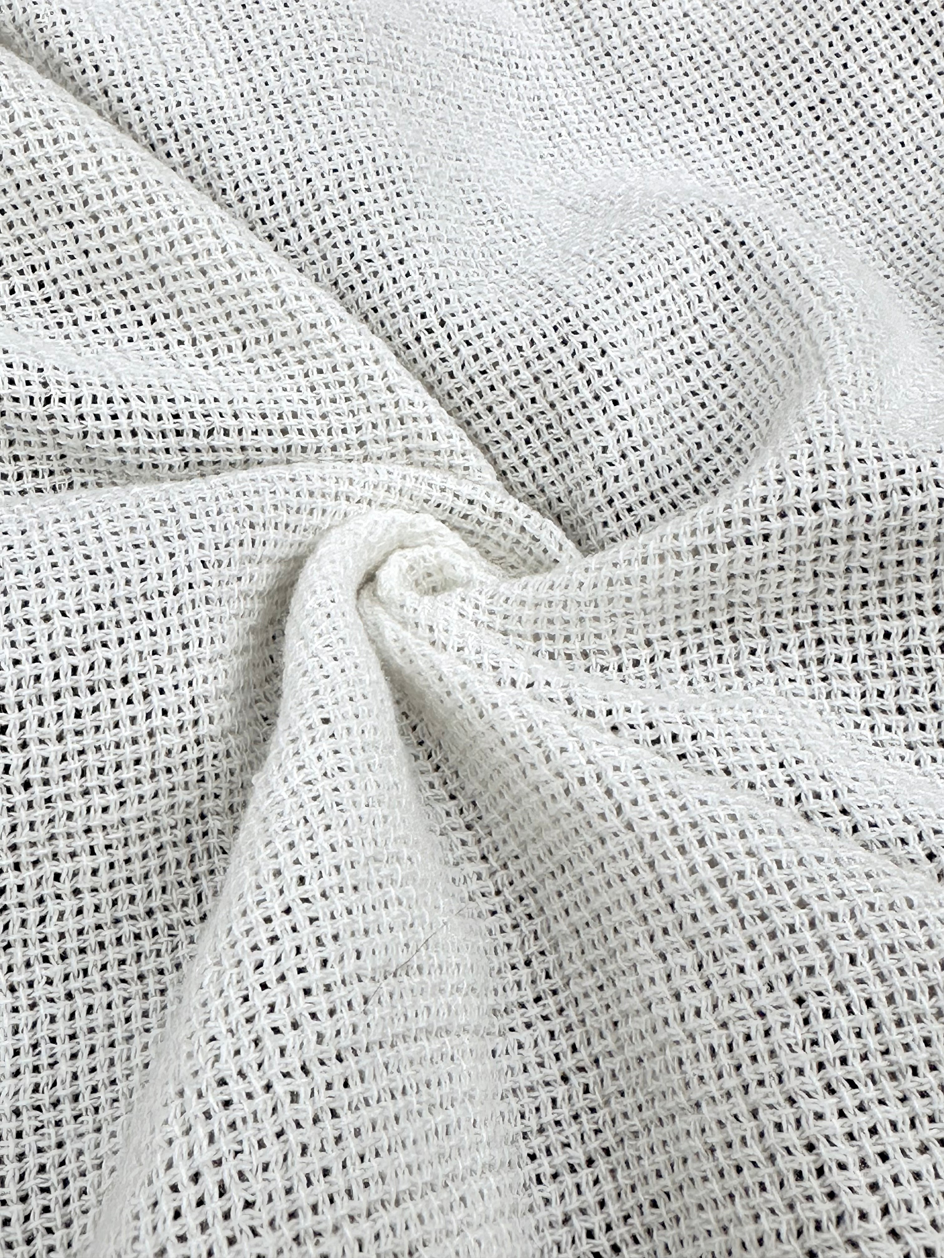 Tissu froissé en coton turc texturé spécial : qualité unique pour les robes d'été kimono et les tenues de nouveau-né | Options de gaze, transparentes et extensibles.