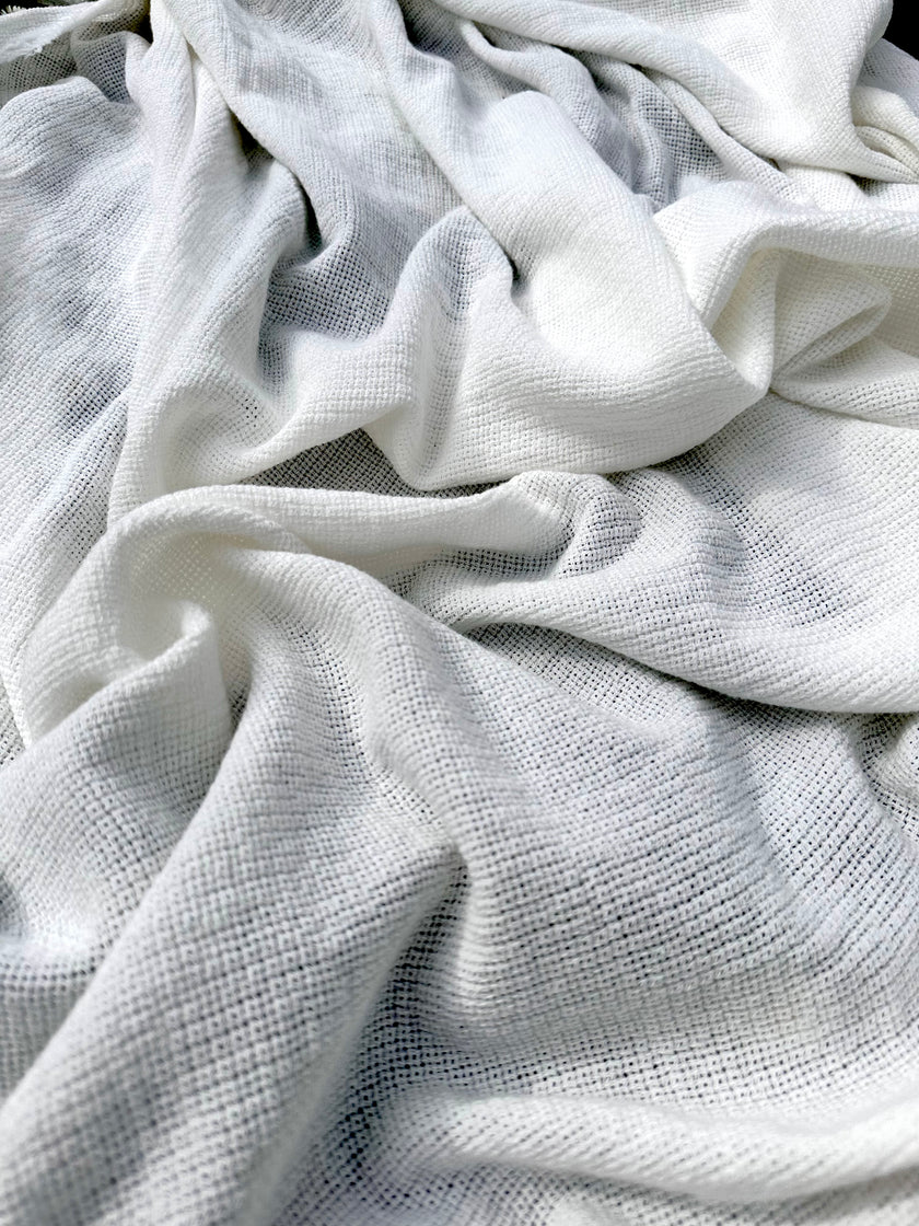 Tissu froissé en coton turc texturé spécial : qualité unique pour les robes d'été kimono et les tenues de nouveau-né | Options de gaze, transparentes et extensibles.