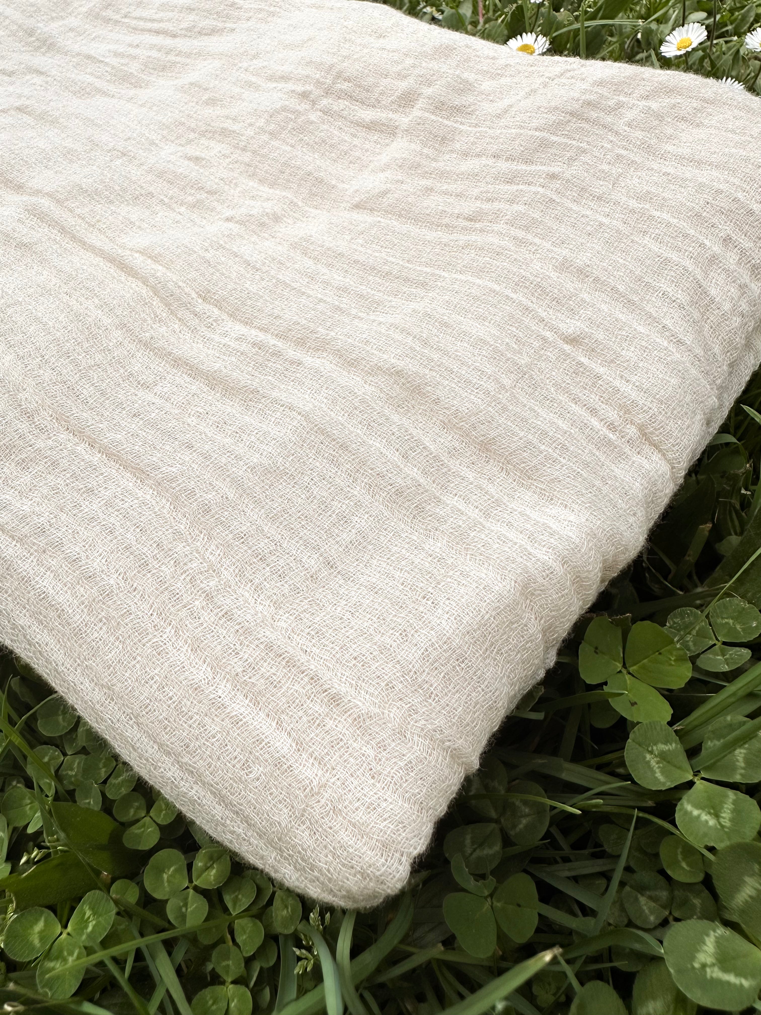 Tissu en coton biologique à mailles creuses, tissu en coton transparent froissé à motif à chevrons Beige et blanc