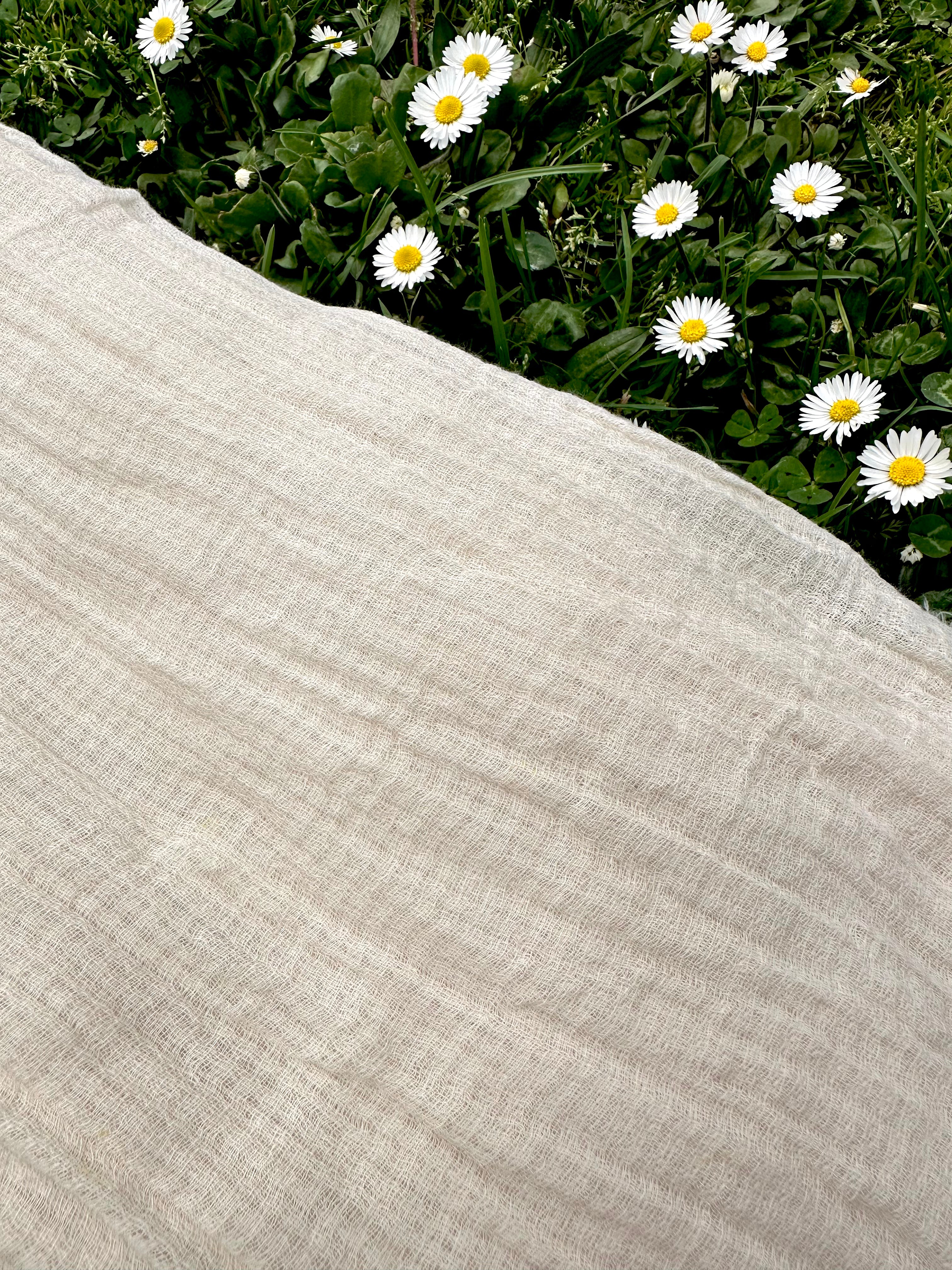Tissu en coton biologique à mailles creuses, tissu en coton transparent froissé à motif à chevrons Beige et blanc