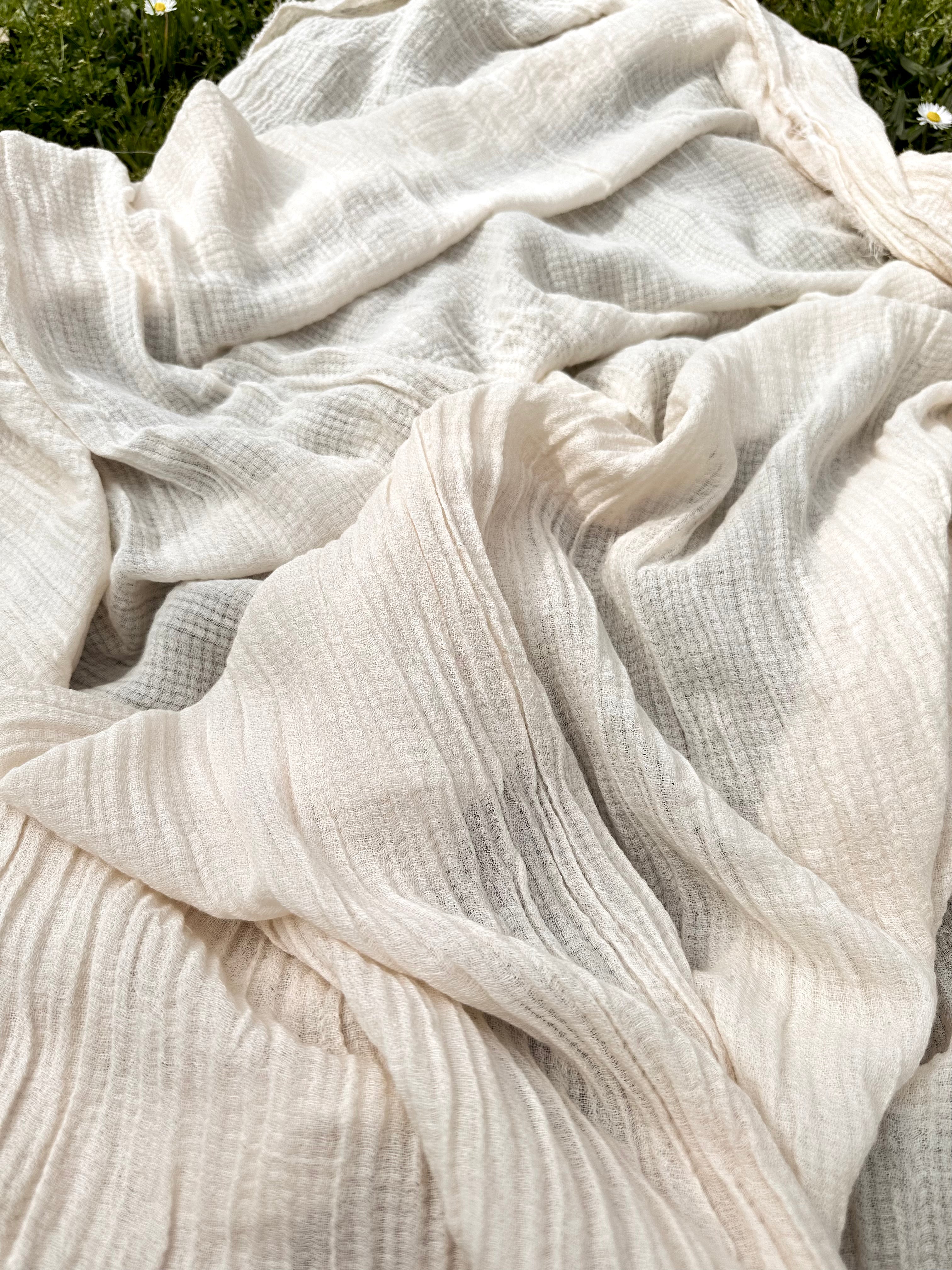 Tissu en coton biologique à mailles creuses, tissu en coton transparent froissé à motif à chevrons Beige et blanc
