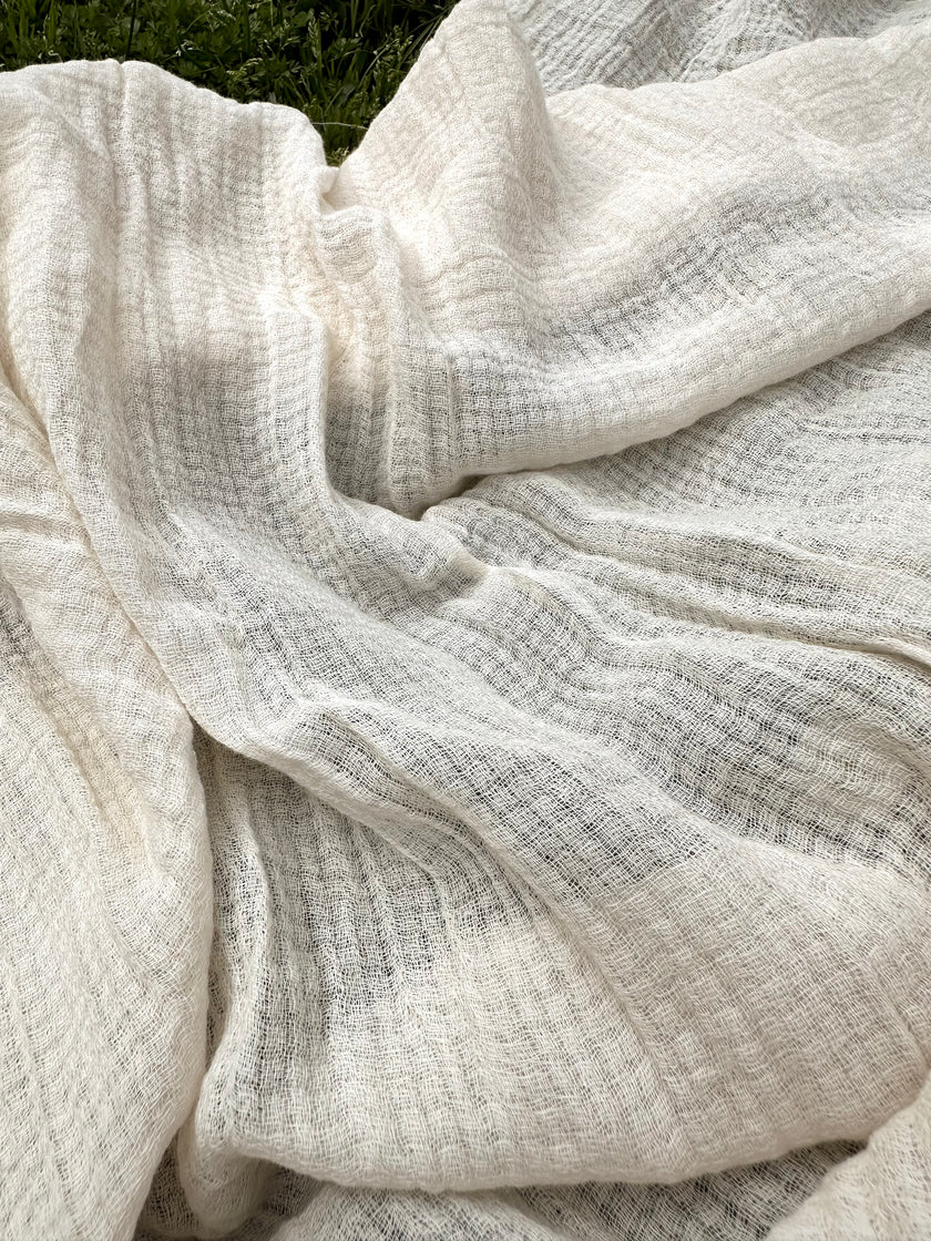 Tissu en coton biologique à mailles creuses, tissu en coton transparent froissé à motif à chevrons Beige et blanc