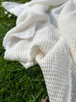 Tissu froissé en coton turc texturé spécial : qualité unique pour les robes d'été kimono et les tenues de nouveau-né | Options de gaze, transparentes et extensibles.