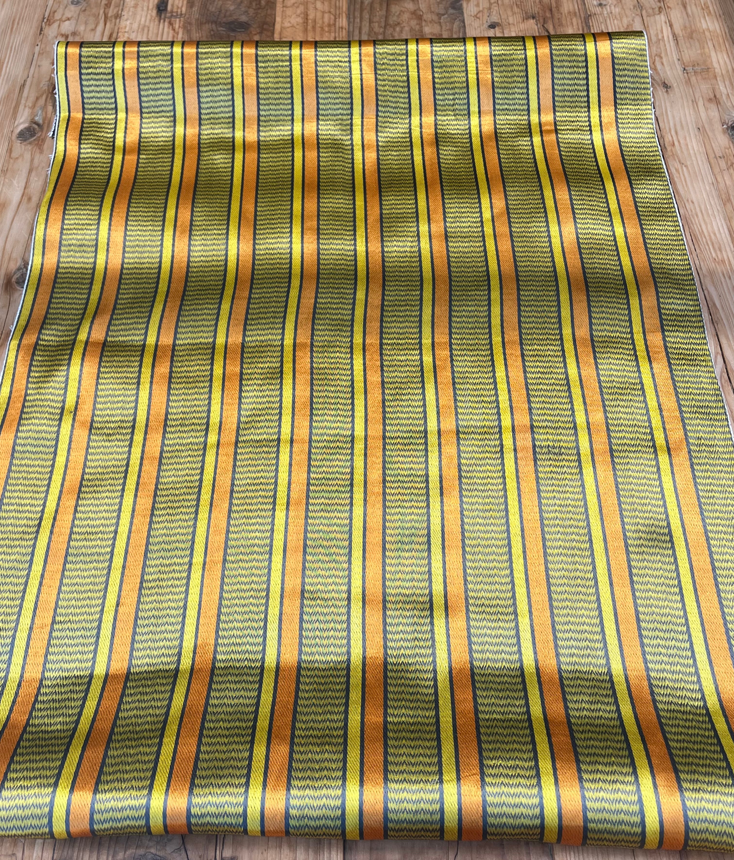 Luxueux satin de soie épais, rembourrage pour tête de lit ottoman, tissus d'intérieur pour textiles de maison : housses d'oreiller, tissus syriens traditionnels.