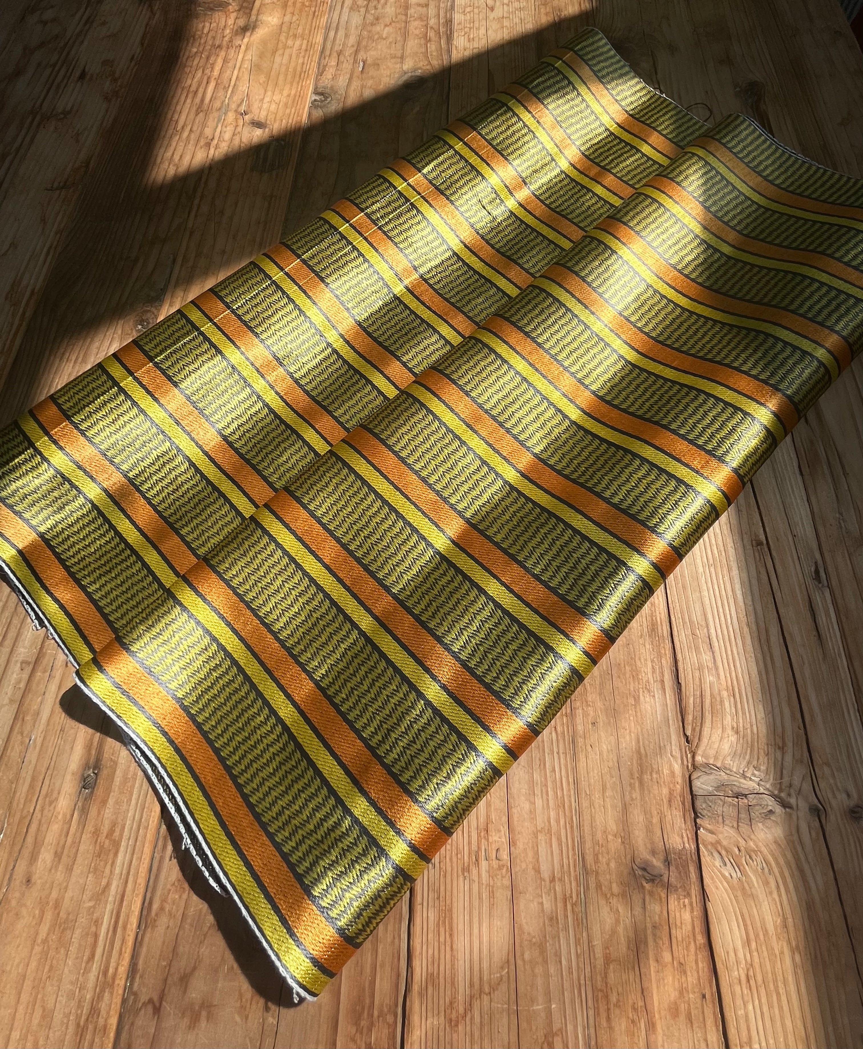 Luxueux satin de soie épais, rembourrage pour tête de lit ottoman, tissus d'intérieur pour textiles de maison : housses d'oreiller, tissus syriens traditionnels.