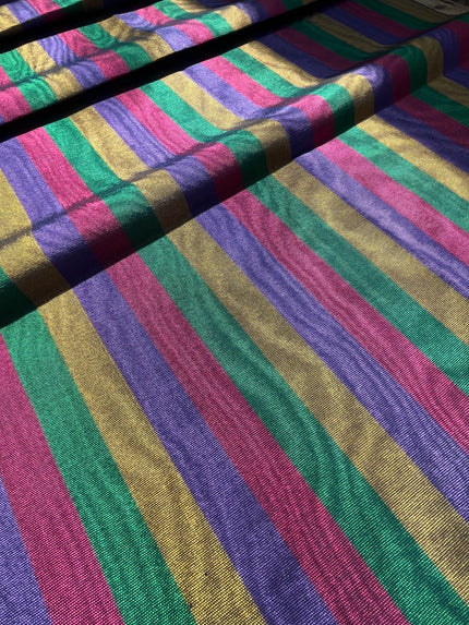 Rembourrage luxueux en soie dorée pour tête de lit ottoman, tissus d'intérieur pour textiles de maison : housses d'oreiller, motifs inspirés du kimono, motifs en filigrane.