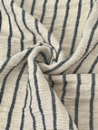 Tissu de gaze froissé de couleur ivoire neutre non blanchi, tissu Sile. Tissu Sile.