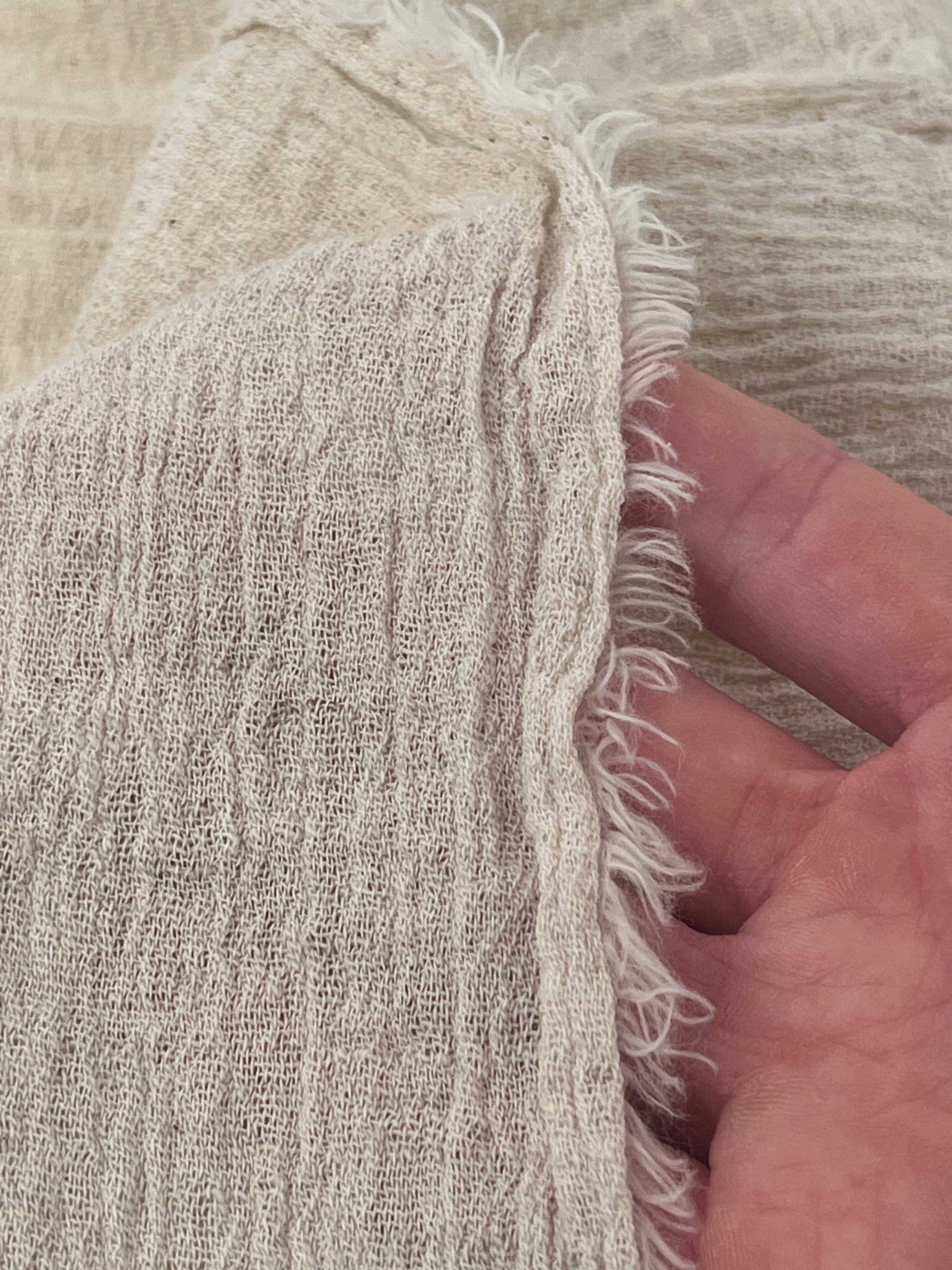 Tissu en coton biologique neutre non blanchi ivoire au mètre, tissu froissé, large largeur.