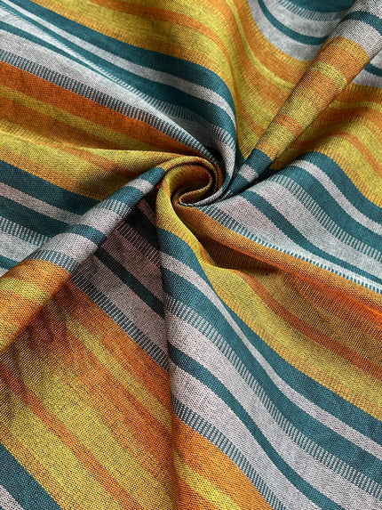 Rembourrage luxueux en soie dorée pour tête de lit ottoman, tissus d'intérieur pour textiles de maison : housses d'oreiller, motifs inspirés du kimono, motifs en filigrane.