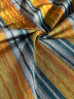 Rembourrage luxueux en soie dorée pour tête de lit ottoman, tissus d'intérieur pour textiles de maison : housses d'oreiller, motifs inspirés du kimono, motifs en filigrane.