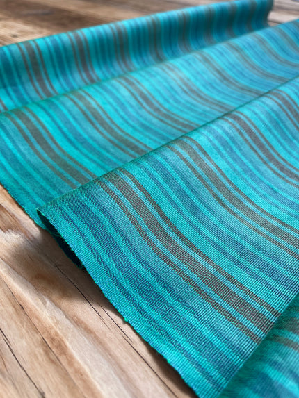 Rembourrage luxueux en soie dorée pour tête de lit ottoman, tissus d'intérieur pour textiles de maison : housses d'oreiller, motifs inspirés du kimono, motifs en filigrane.