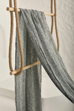 Tissu en lin gris bleuté par cour, tissu en coton biologique, tissus naturels semi-transparents texturés à la main.