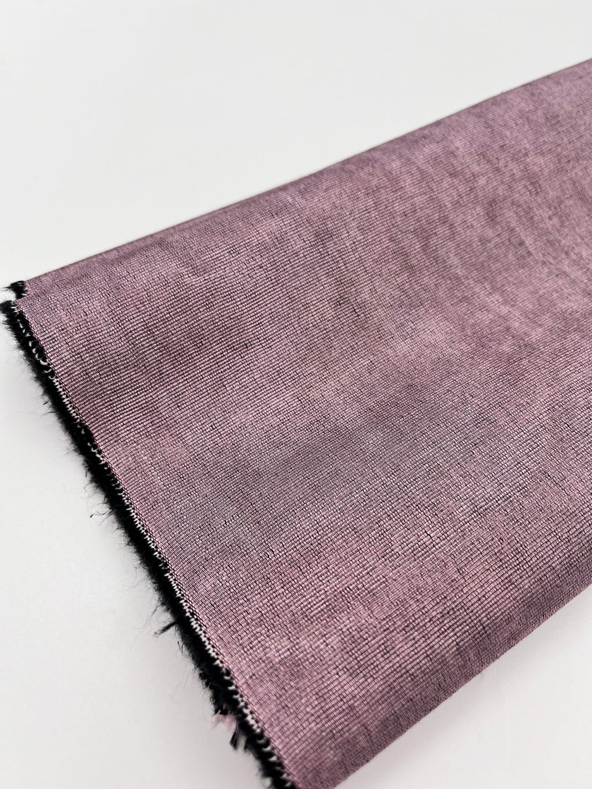 Rembourrage luxueux en soie rose pastel pour tête de lit ottoman, tissus d'intérieur pour textiles de maison : housses d'oreiller, motifs inspirés du kimono, motifs en filigrane.