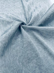 Rembourrage luxueux en soie bleu pastel pour tête de lit ottoman, tissus d'intérieur pour textiles de maison : housses d'oreiller, motifs inspirés du kimono, motifs en filigrane.