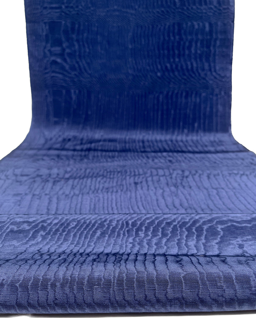 Rembourrage luxueux en soie bleu foncé pour tête de lit ottoman, tissus d'intérieur pour textiles de maison : housses d'oreiller, motifs inspirés du kimono, motifs en filigrane.