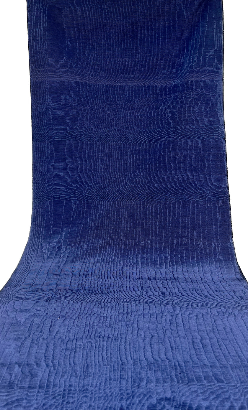 Rembourrage luxueux en soie bleu foncé pour tête de lit ottoman, tissus d'intérieur pour textiles de maison : housses d'oreiller, motifs inspirés du kimono, motifs en filigrane.