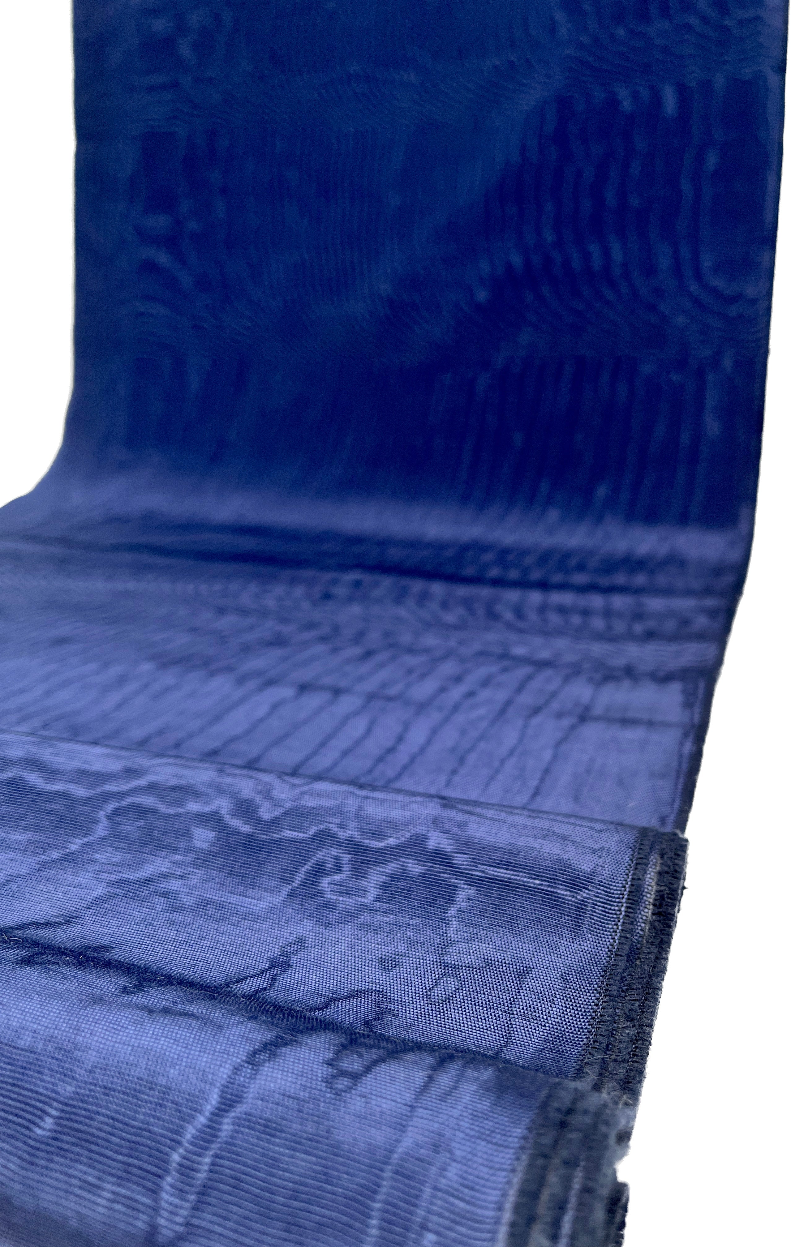 Rembourrage luxueux en soie bleu foncé pour tête de lit ottoman, tissus d'intérieur pour textiles de maison : housses d'oreiller, motifs inspirés du kimono, motifs en filigrane.