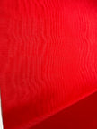 Tapisserie d'ameublement luxueuse en soie rouge pour tête de lit ottomane, tissus d'intérieur pour textiles de maison : housses d'oreiller, motifs inspirés du kimono, motifs en filigrane.