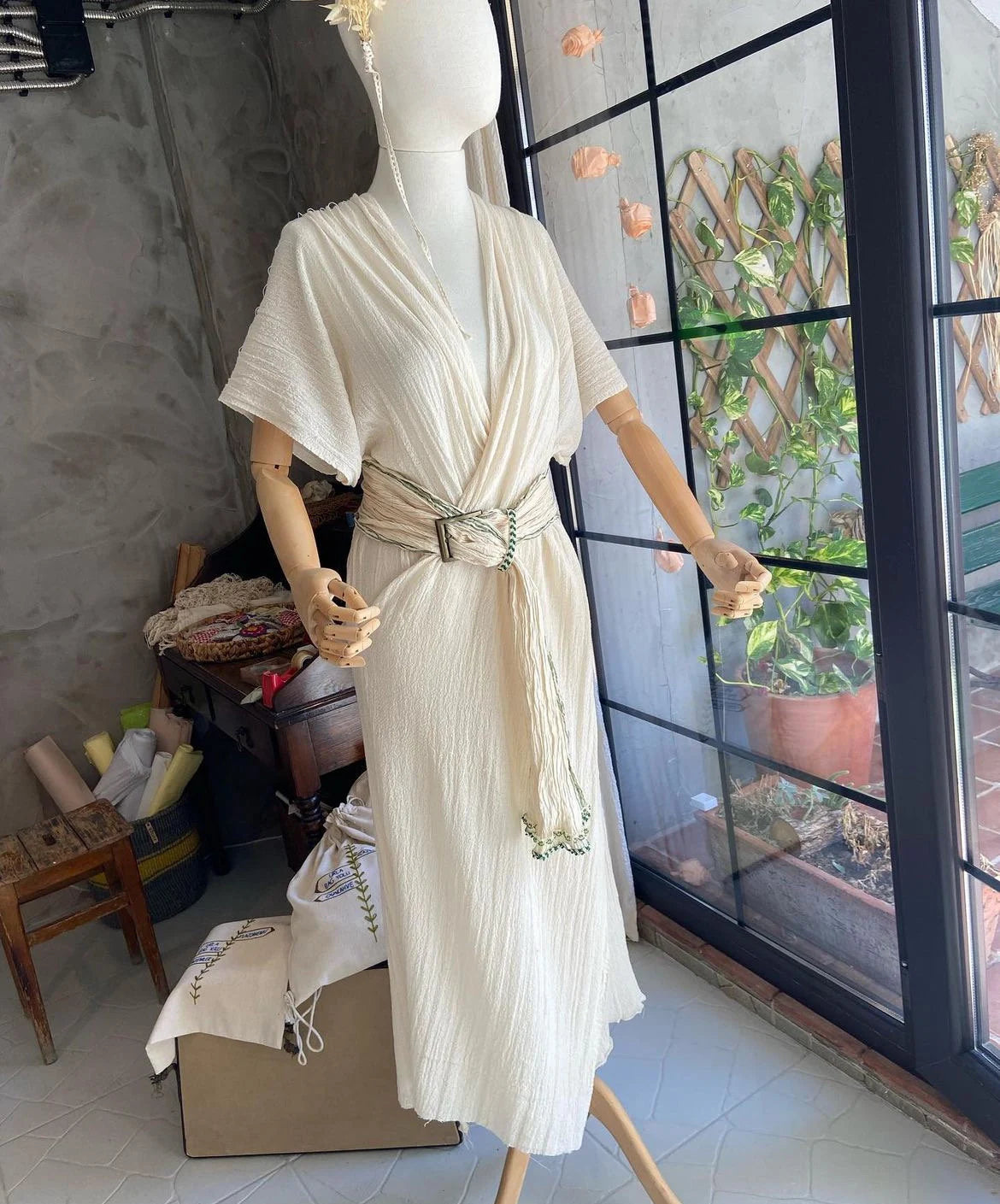 Tissu froissé en coton turc texturé spécial : qualité unique pour les robes d'été kimono et les tenues de nouveau-né | Options de gaze, transparentes et extensibles.