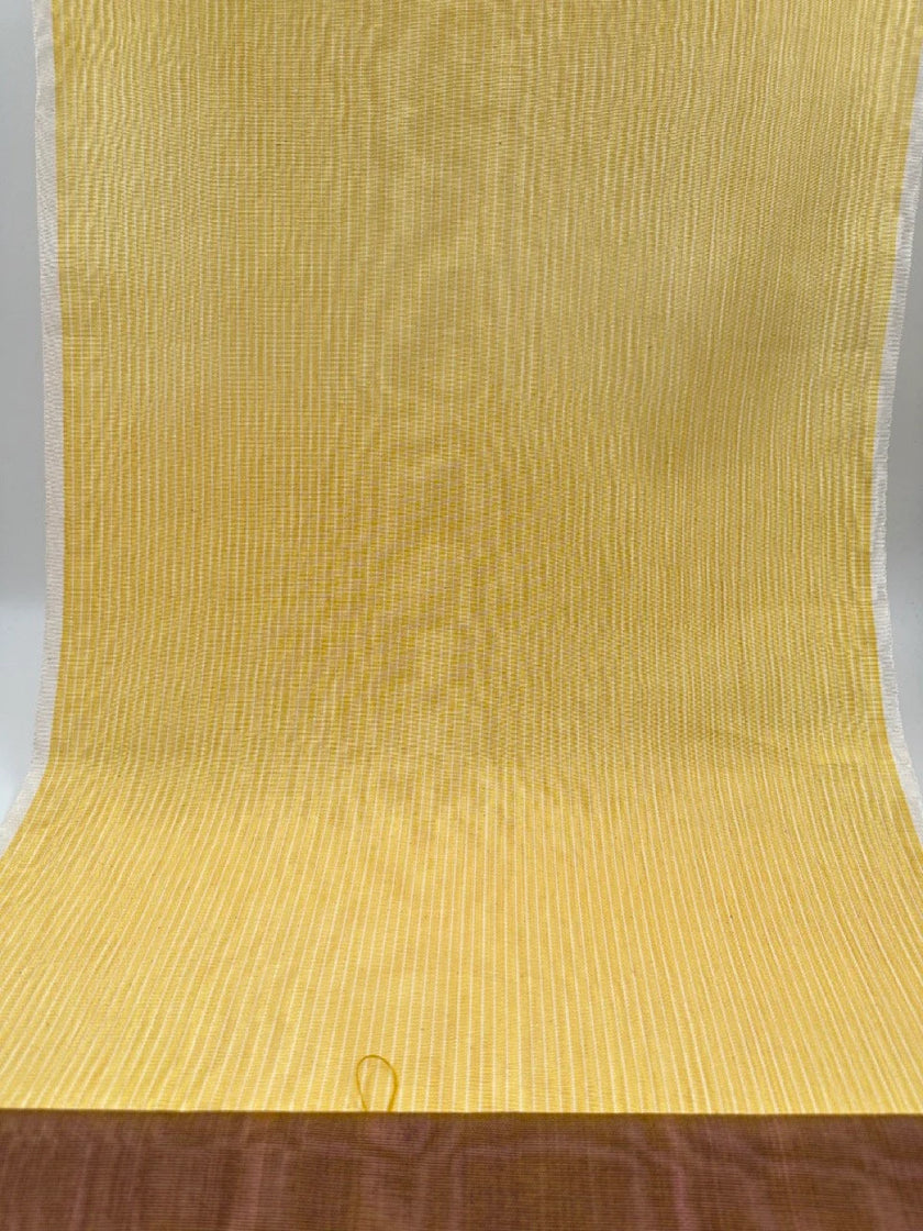 Rembourrage luxueux en soie à rayures jaunes pour tête de lit ottoman, tissus d'intérieur pour textiles de maison : housses d'oreiller, motifs inspirés du kimono, motifs en filigrane.