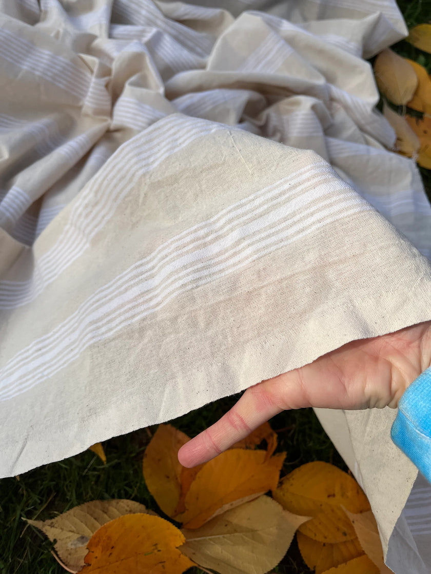 Yumuşak Akışkan Geniş Çizgili Orta Ağırlıkta Yumuşatılmış Keten Pamuklu Kumaş Metre Başına 200g/m2 - Döşemelik Çizgili Fransız Stili veya Kimono veya Pantolon İçin Dikiş Projeleri İçin - Doğal Döşemelik Kumaşlar 235 CM Genişlik.