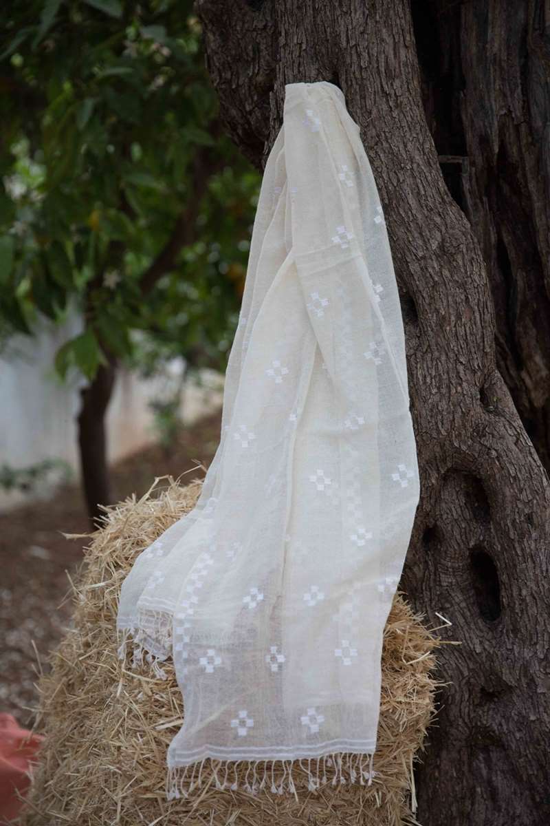 Traditional Turkish motif on handwoven Dastar fabric